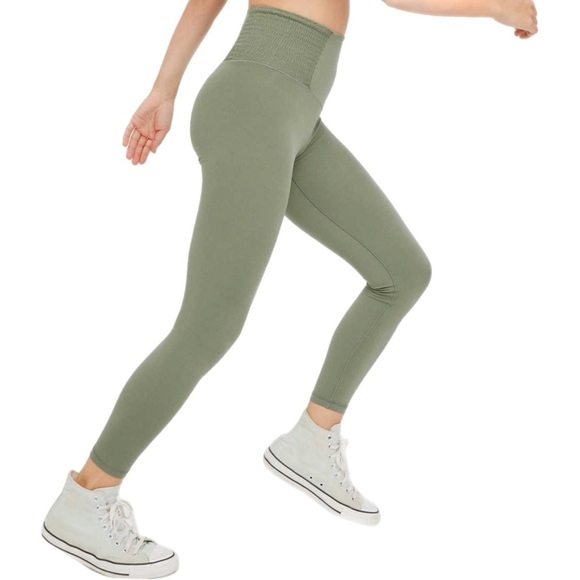 NWT $55 Aerie Offline Smocked Legging Athletic Pant Workout Womens Sz S Green - Picture 2 of 10